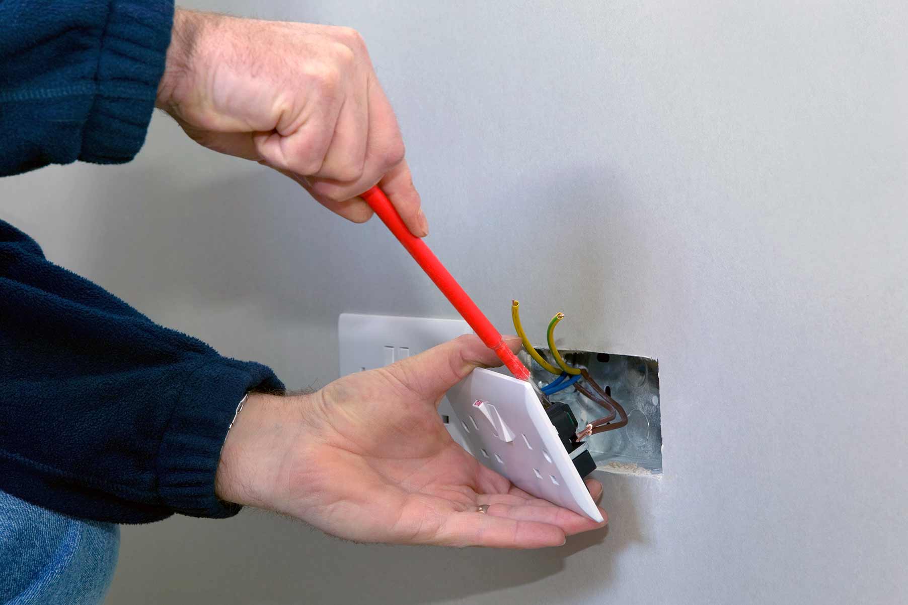 Our electricians can install plug sockets for domestic and commercial proeprties in Newbury and the local area. 